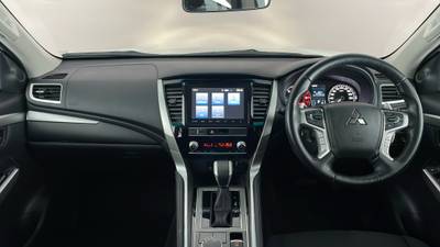 2023 MITSUBISHI PAJERO SPORT interior