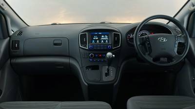 2020 HYUNDAI ILOAD interior