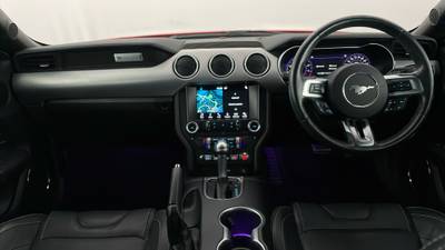 2018 FORD MUSTANG interior