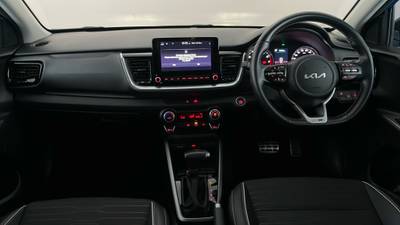 2022 KIA STONIC interior