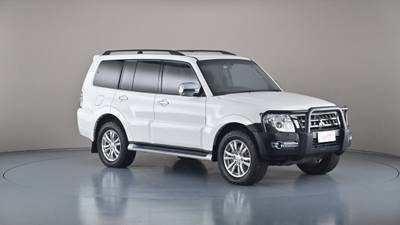 2018 MITSUBISHI PAJERO