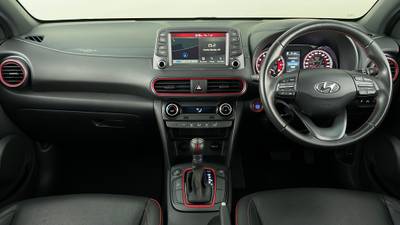 2019 HYUNDAI KONA interior