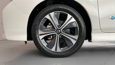 2021 NISSAN LEAF gallery