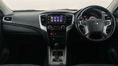 2021 MITSUBISHI TRITON interior