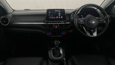 2018 KIA CERATO SPORT interior