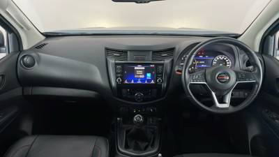 2024 NISSAN NAVARA interior