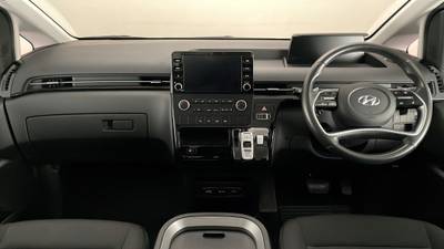 2022 HYUNDAI STARIA interior