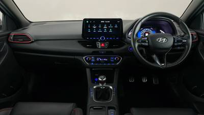 2023 HYUNDAI I30 interior