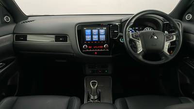 2020 MITSUBISHI OUTLANDER interior