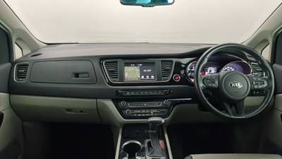 2018 KIA CARNIVAL interior