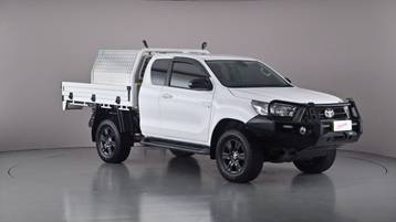 2022 TOYOTA HILUX