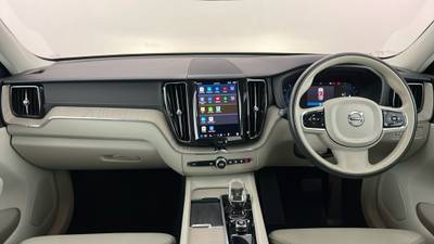 2022 VOLVO XC60 interior