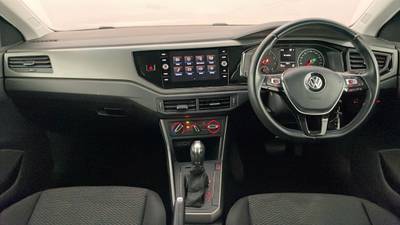 2019 VOLKSWAGEN POLO interior