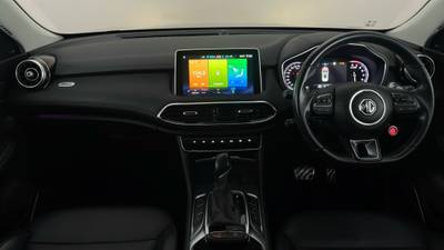 2021 MG HS interior