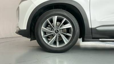 2019 HYUNDAI SANTA FE gallery