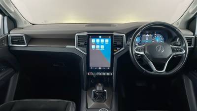 2023 VOLKSWAGEN AMAROK interior