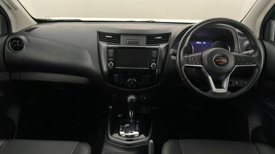 2022 NISSAN NAVARA interior