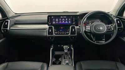 2020 KIA SORENTO interior