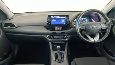 2022 Hyundai i30 interior