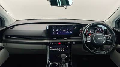 2022 KIA CARNIVAL interior