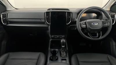 2023 FORD EVEREST interior