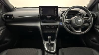 2023 TOYOTA YARIS CROSS interior