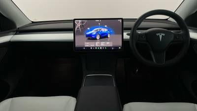 2023 TESLA MODEL Y interior