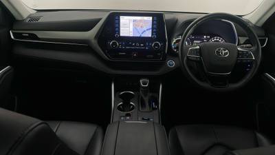 2021 Toyota Kluger interior