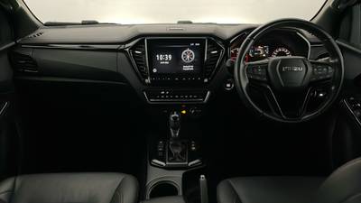 2022 ISUZU D-MAX interior