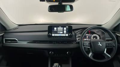 2023 MITSUBISHI OUTLANDER interior
