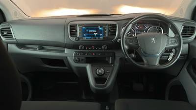 2022 PEUGEOT EXPERT interior