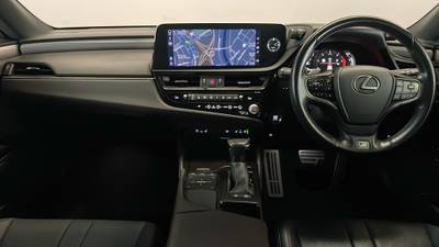 2021 LEXUS ES250 interior