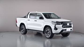 2024 TOYOTA HILUX