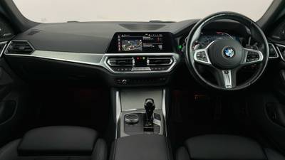 2022 BMW 4 SPORT interior