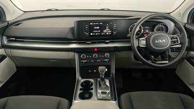 2023 KIA CARNIVAL interior
