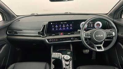 2024 KIA SPORTAGE interior
