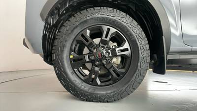 2022 Nissan Navara gallery