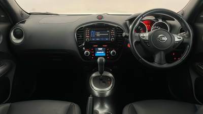 2017 NISSAN JUKE interior