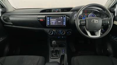 2016 TOYOTA HILUX interior