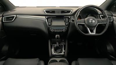 2018 NISSAN QASHQAI interior