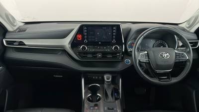 2021 TOYOTA KLUGER interior
