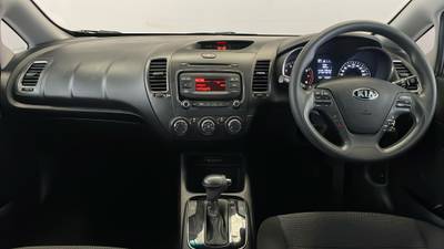 2018 KIA CERATO interior