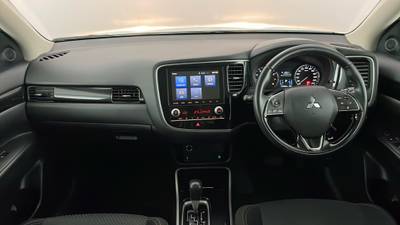2020 MITSUBISHI OUTLANDER interior