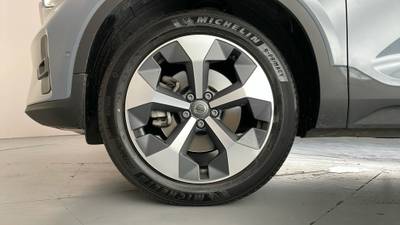 2023 VOLVO XC40 gallery
