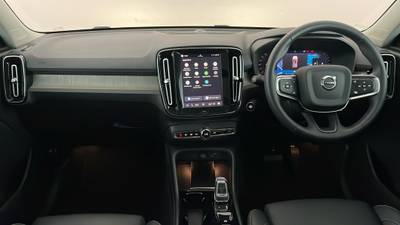 2023 VOLVO XC40 interior