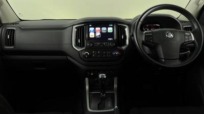 2018 HOLDEN COLORADO interior