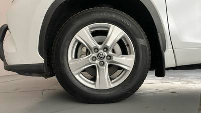 2023 TOYOTA KLUGER gallery