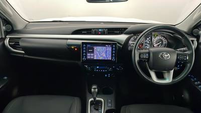 2022 TOYOTA HILUX interior