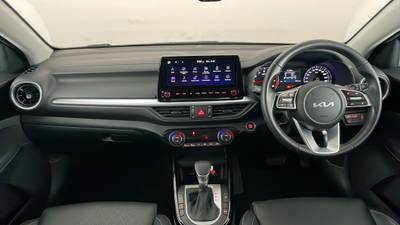 2022 KIA CERATO interior