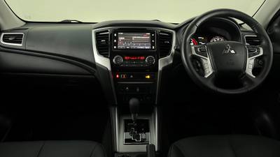 2023 MITSUBISHI TRITON interior